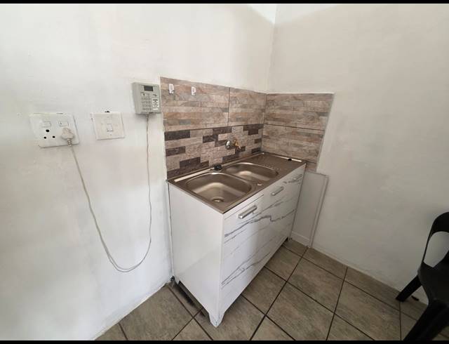 56M² BUSINESS TO LET IN VAALPARK
